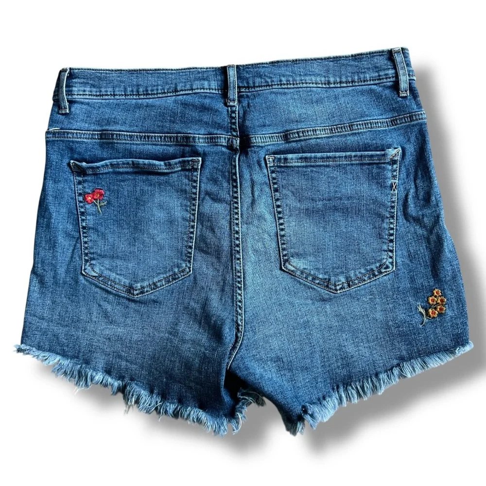 Express denim shorts 14 midi high rise frayed hem‎ embroidered floral cutoff - Picture 2 of 7